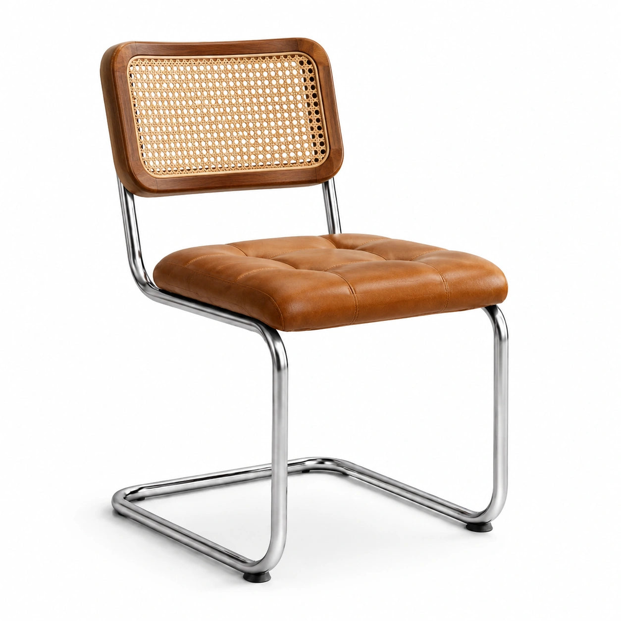 Silla de comedor marrón con respaldo de ratán y estructura de acero cromado